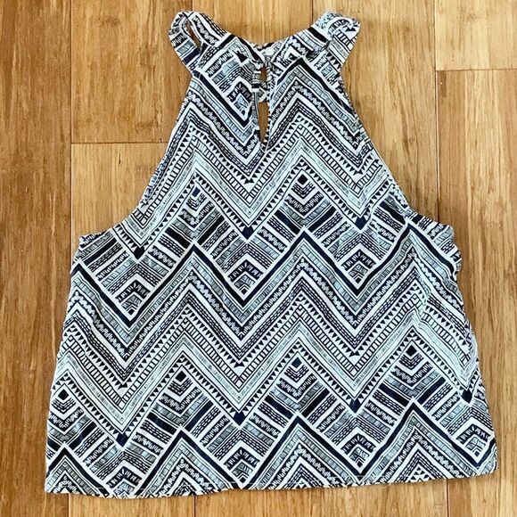 Divided Geometric Pattern Tank Top – Size 8 - Picture 4 of 7